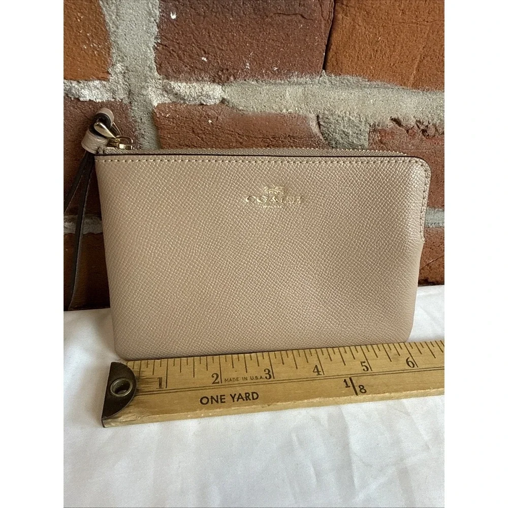 Coach Corner Zip Wristlet Wallet Gold/ Taupe - Great‎ Condition